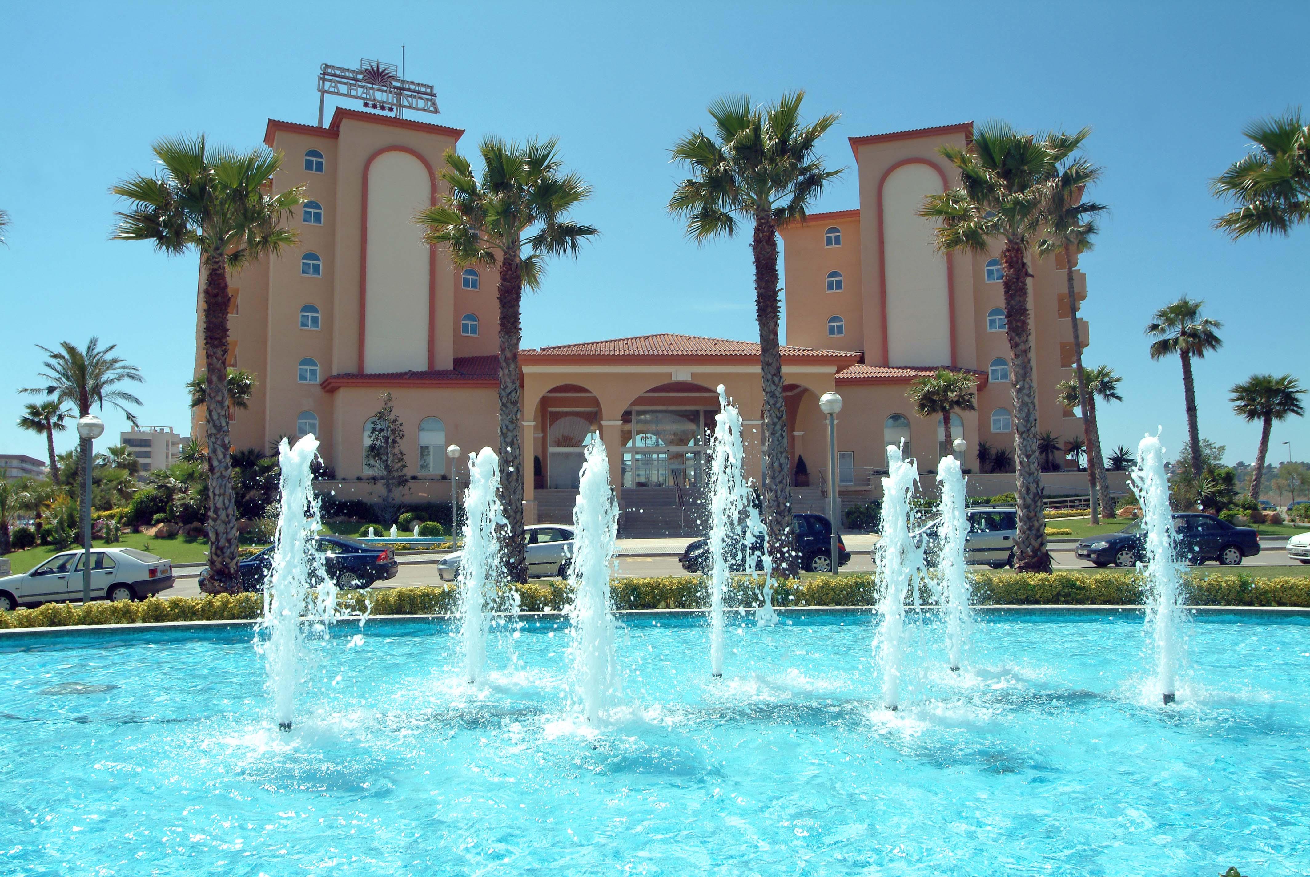 Ohtels La Hacienda Hotel La Pineda Luaran gambar