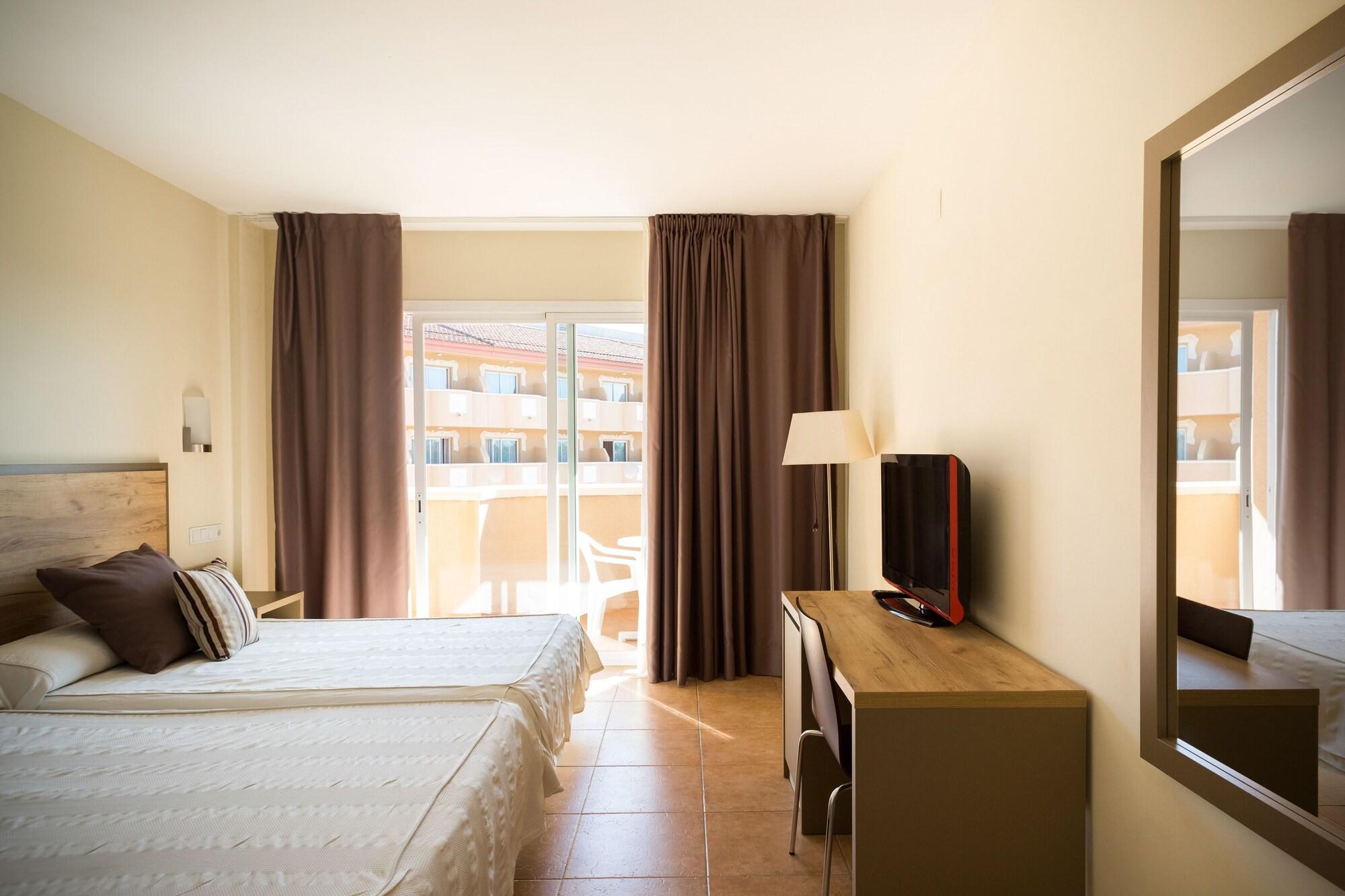 Ohtels La Hacienda Hotel La Pineda Luaran gambar