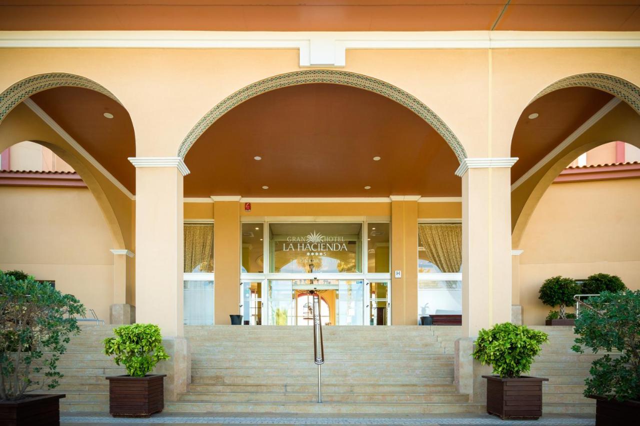 Ohtels La Hacienda Hotel La Pineda Luaran gambar